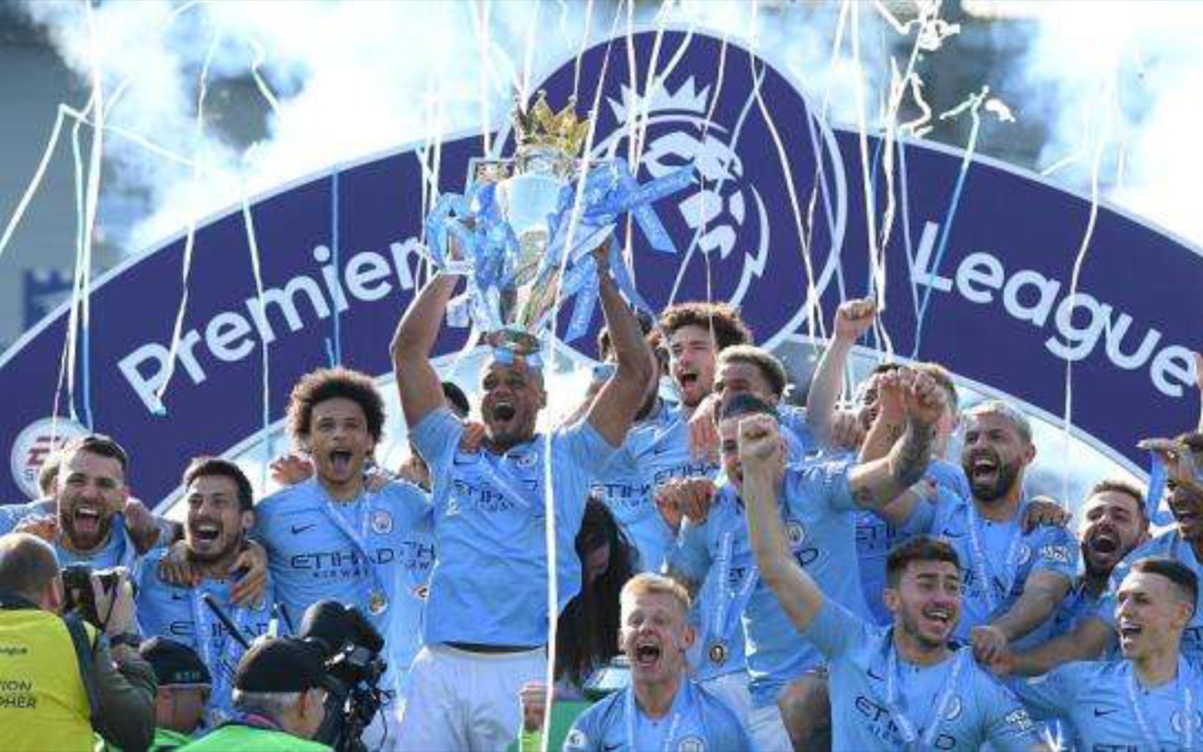 而在足球领 而在足球领